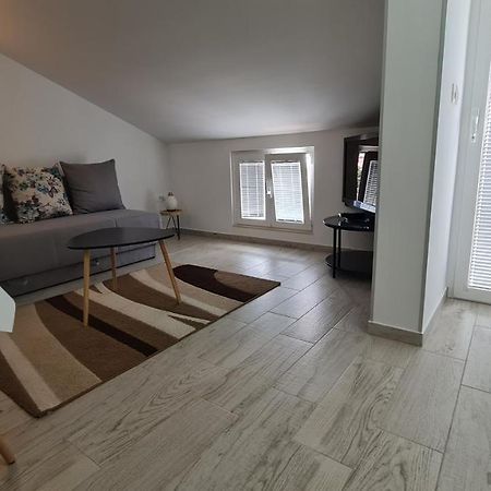 Apartmani Dami Novalja Bagian luar foto