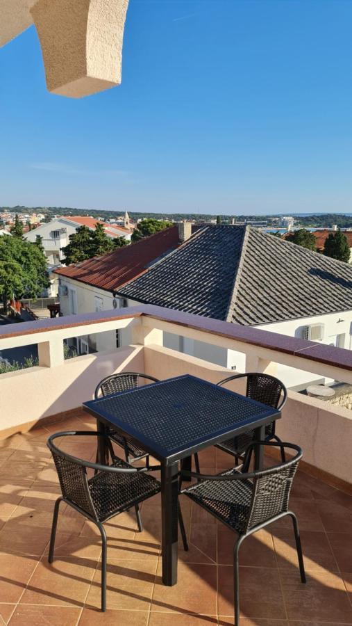Apartmani Dami Novalja Bagian luar foto