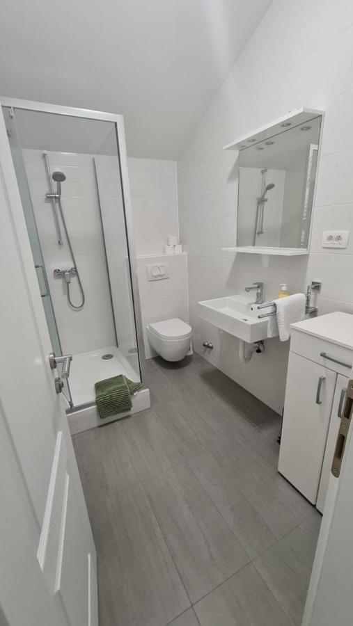 Apartmani Dami Novalja Bagian luar foto